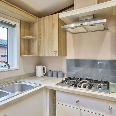 Oakwood With Hot Tub * York