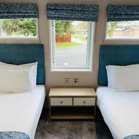 Oakwood With Hot Tub *