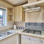Oakwood With Hot Tub * York
