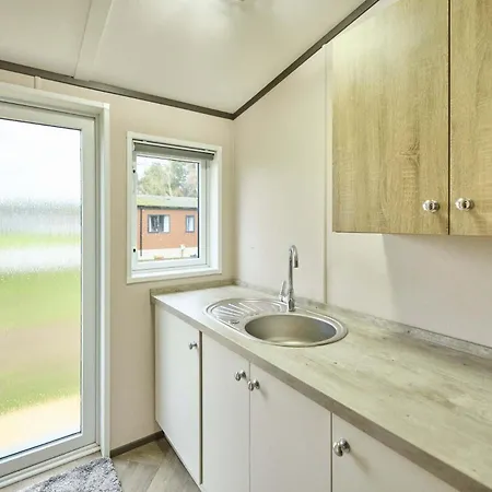 Oakwood With Hot Tub * York